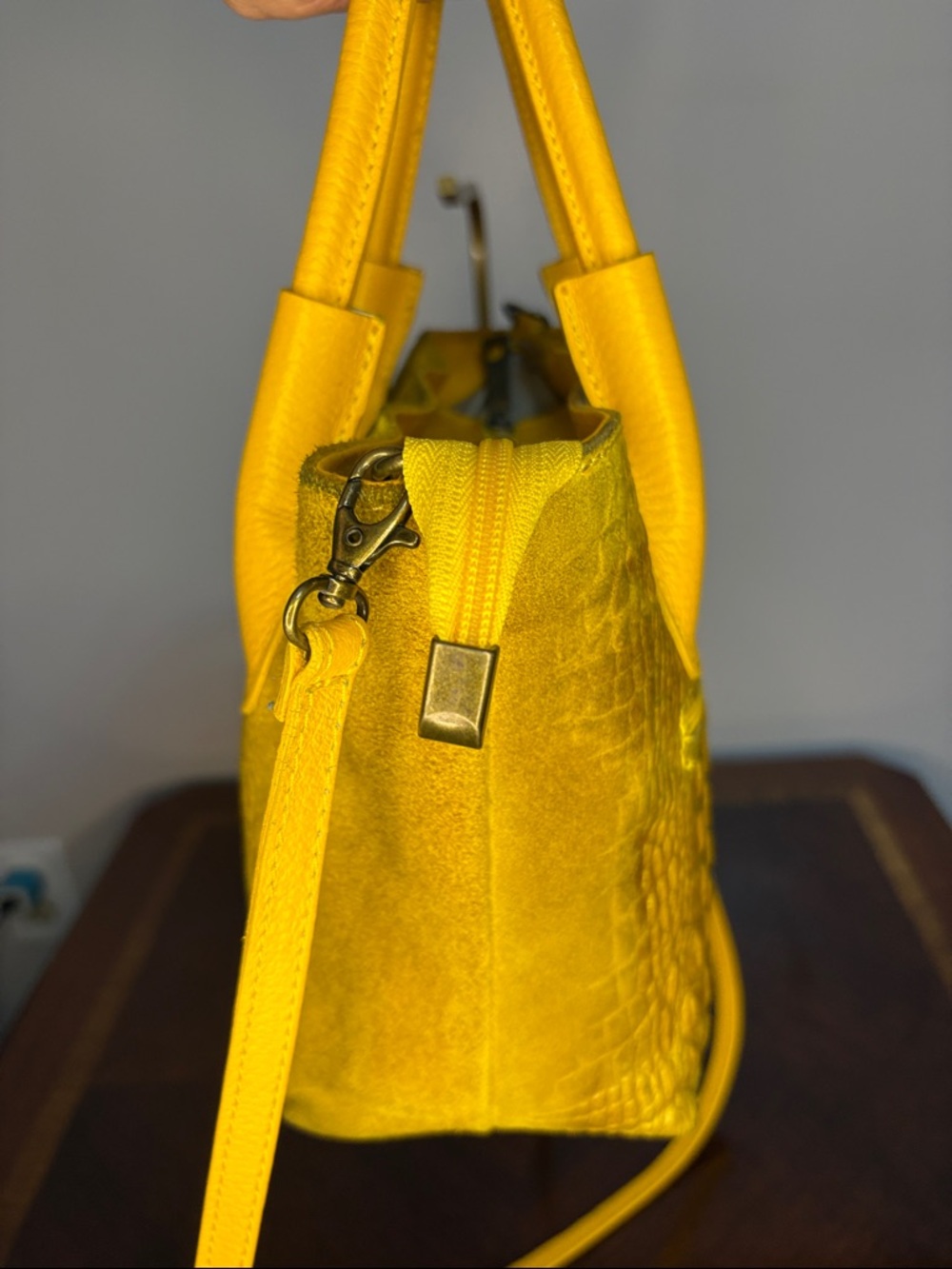 Crazy Yellow Croc-Designed Leather Tote Bag - Picture 4 of 7